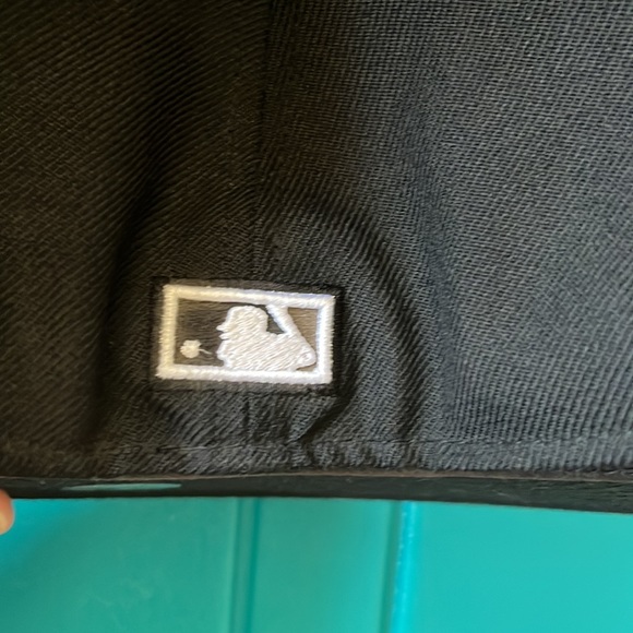 Angels hat - Picture 3 of 4